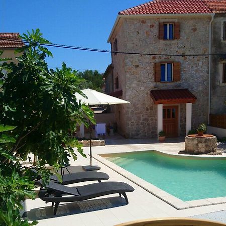Villa Santa Eufemia Sutomiscica Buitenkant foto