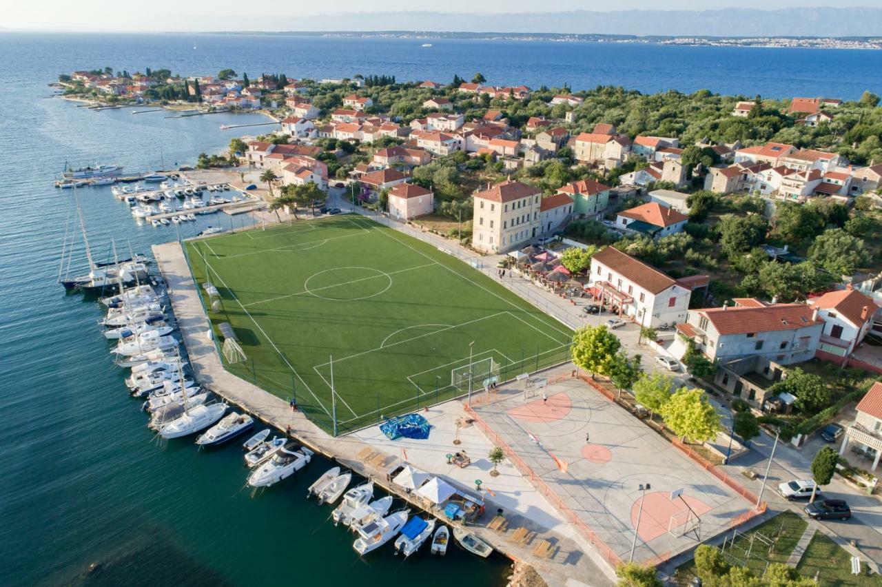 Villa Santa Eufemia Sutomiscica Buitenkant foto